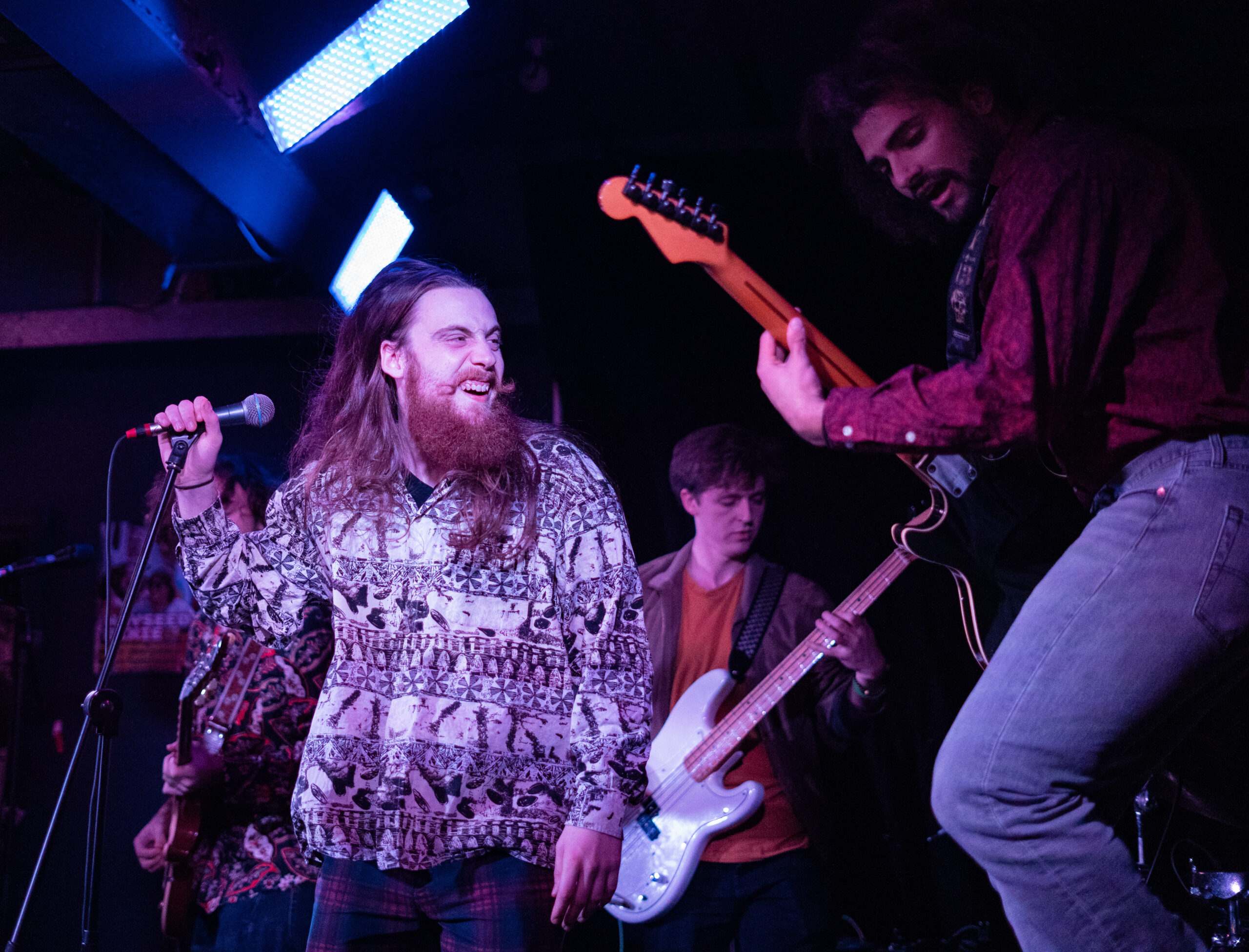 Capturing the Energy Your Guide to a Portsmouth Gig Photographer